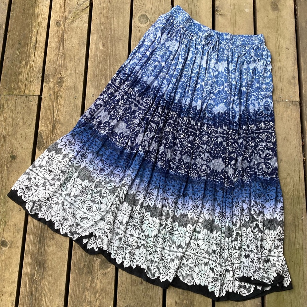 Skirt COLLECTIONS Floral Maxi Midi Boho Blue White Size Medium Stretches - Picture 2 of 10